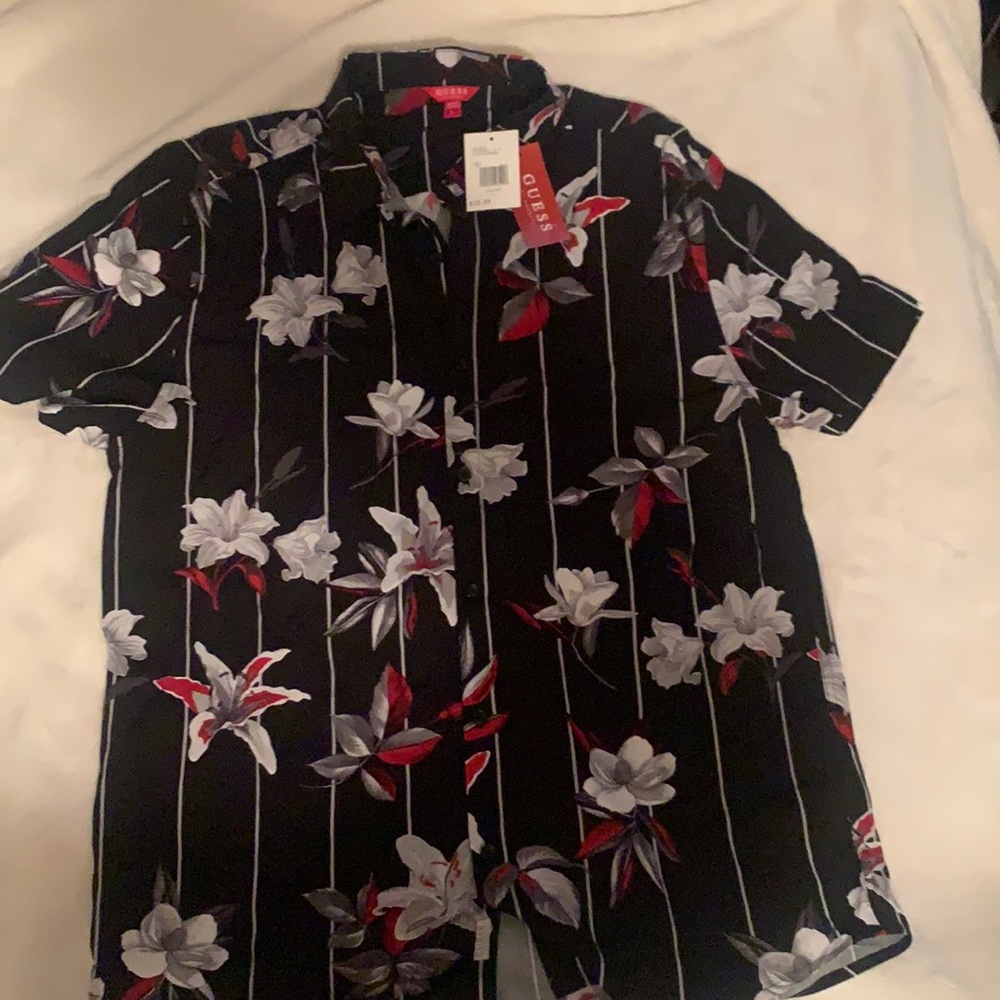 Floral Men’s guess shirt. Brand new